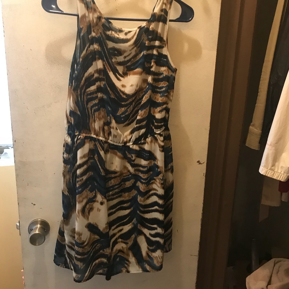 Dress - Picture 2 of 2